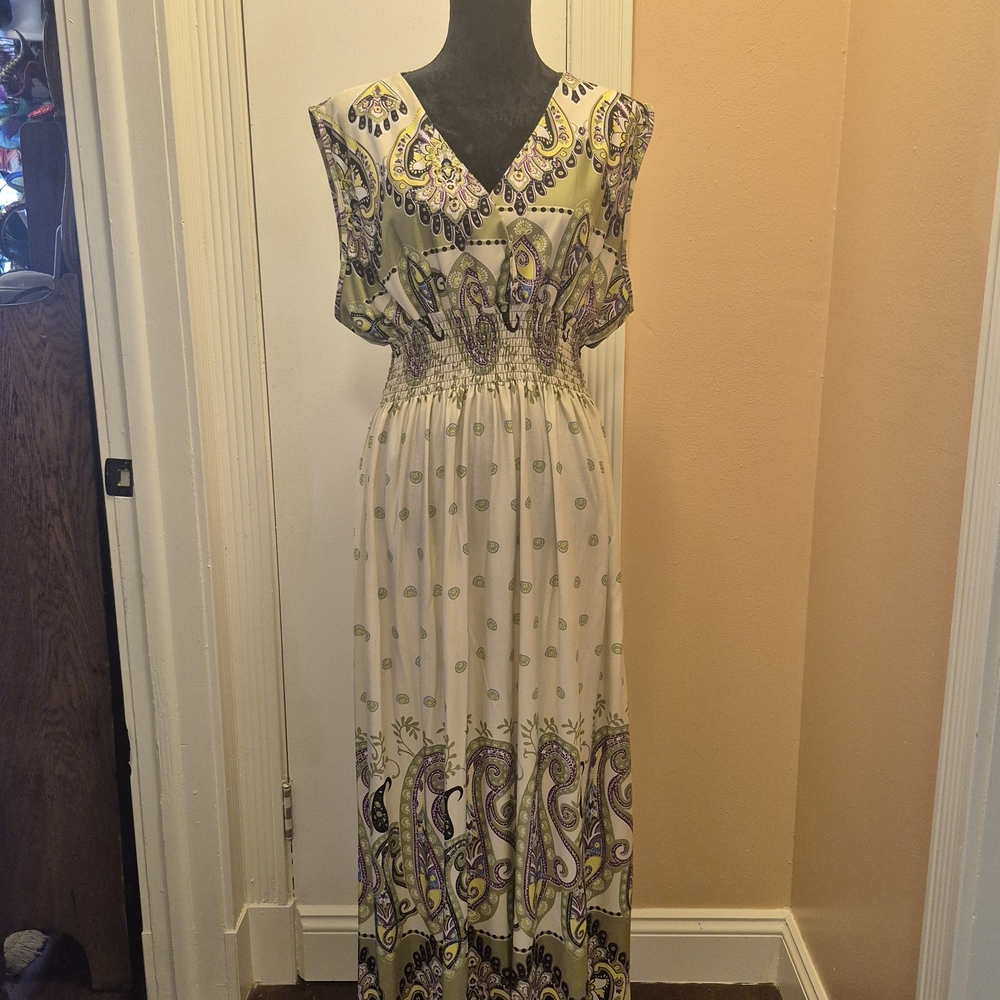 Elegant Paisley Print Maxi Dress
